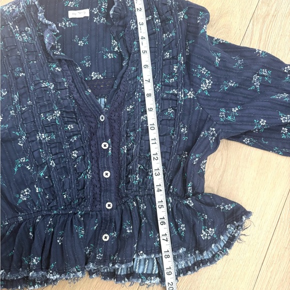 Title: Pilcro Navy Floral Ruffle Peplum Blouse Top Size M - Picture 9 of 10